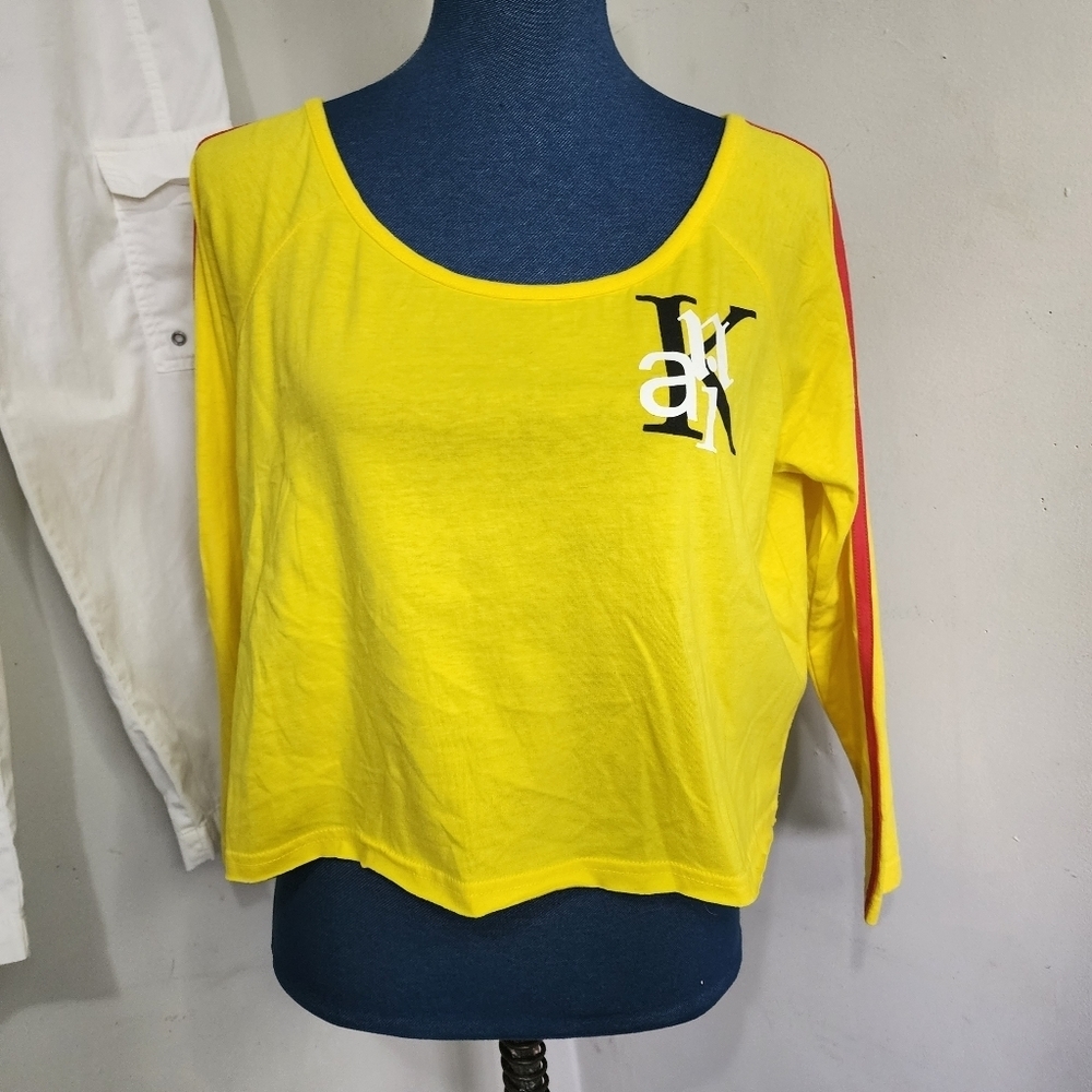Kani Gold Sporty Long Sleeve Crop Top
